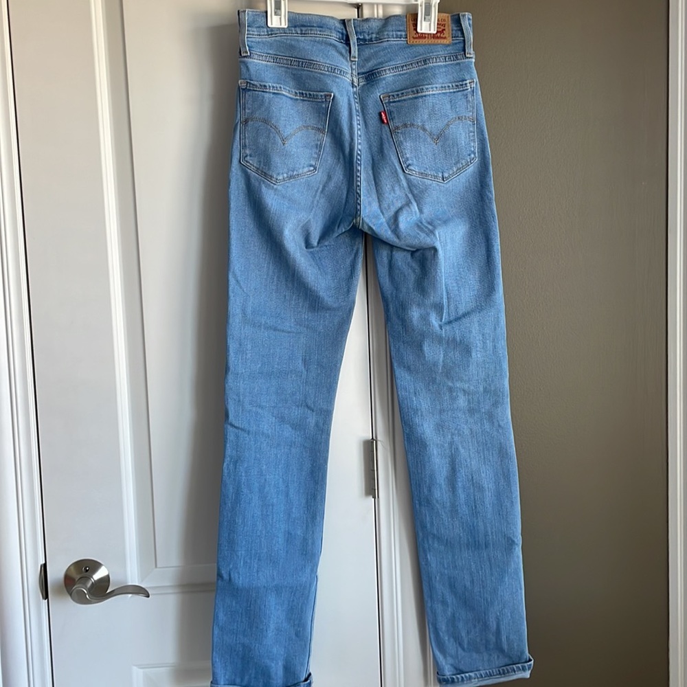 Levi’s Straight Leg Jeans - Picture 2 of 2